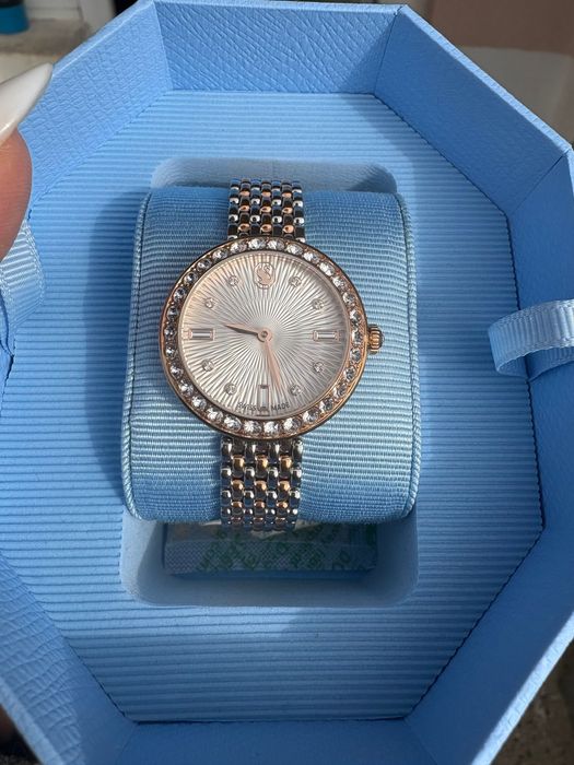 Swarovski часовник