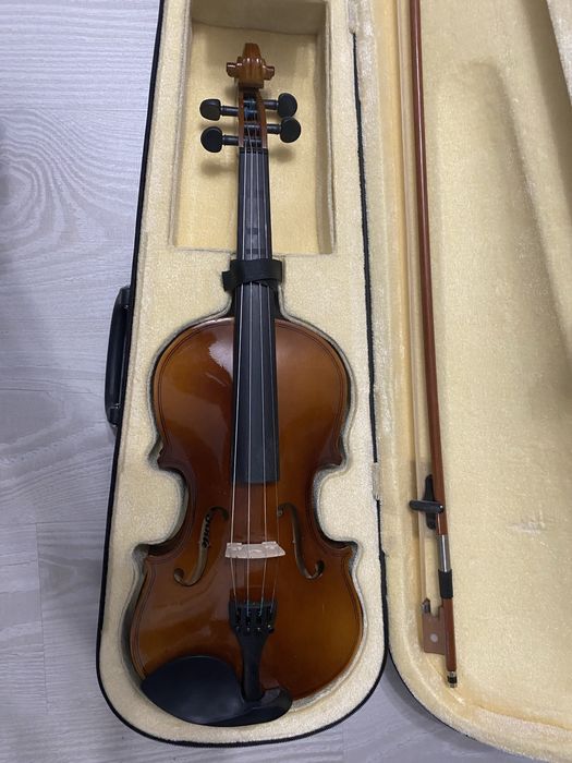 vioara 4/4 stare ca noua