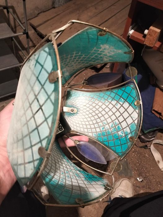 Продам люстру ,красивая ,светлая .