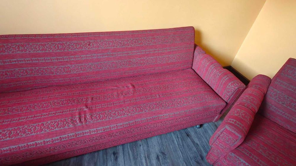 Холна гарнитура от дърво.