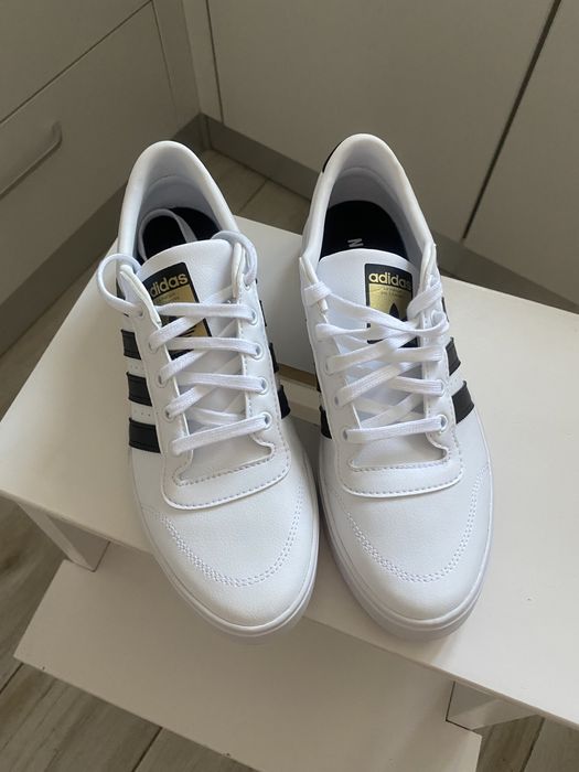 Adidasi Adidas, marimea 40 jumatate, superbi