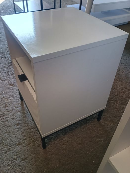 Нощно шкафче ново