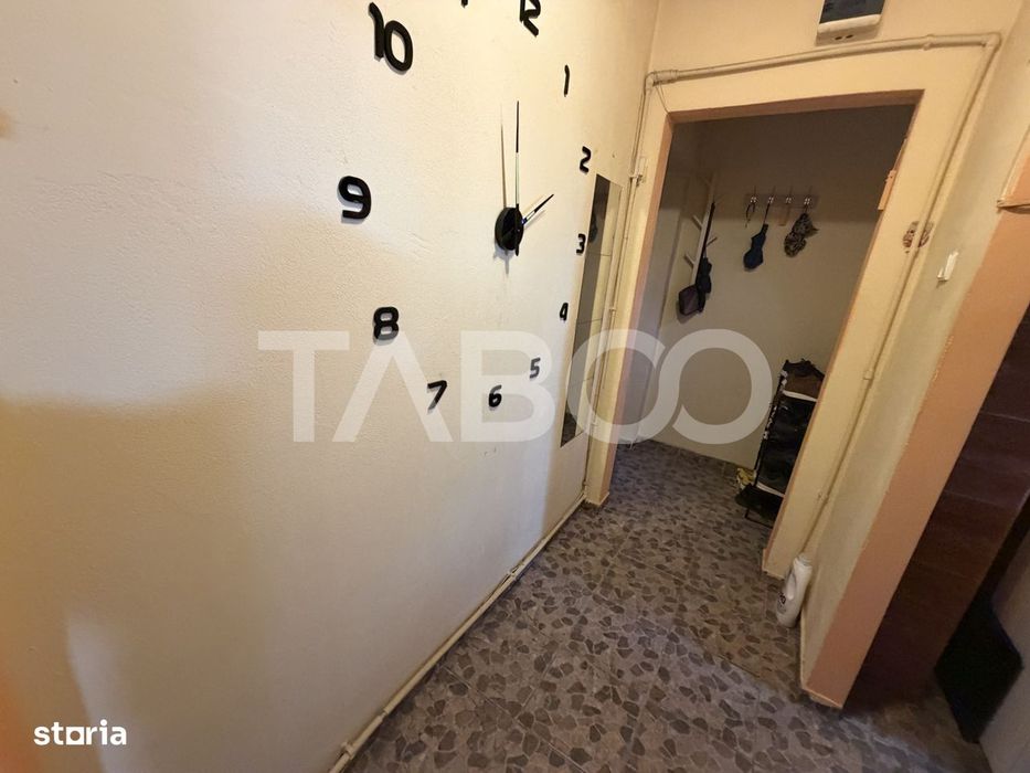 Apartament de inchiriat  2 camere semidecomandat etaj 4 mobilat utilat