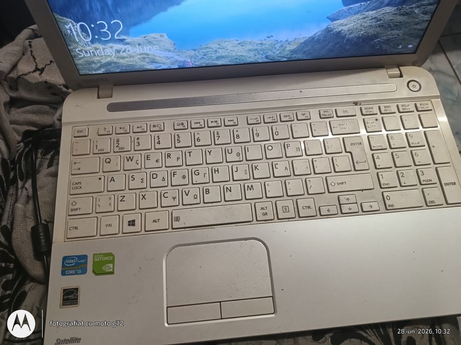 Vând laptop Toshiba i3