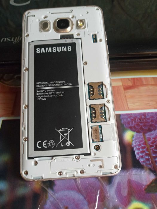 продам смартфон жи-5