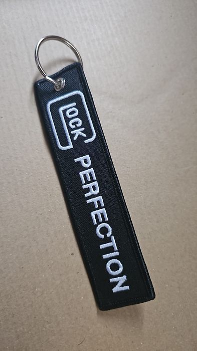 Brelocuri pentru pasionați - Glock, H&K, Sig Sauer - Un detaliu care f