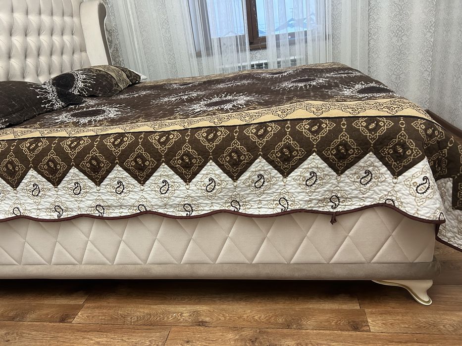 Спальная кровать