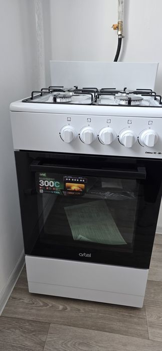 Газ плита новая.