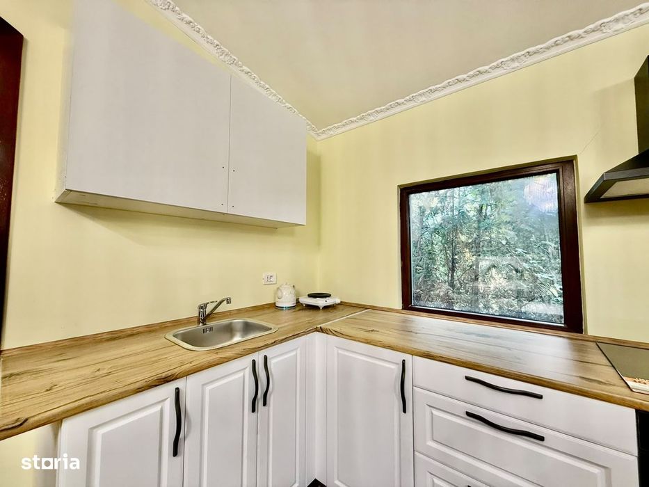 De închiriat|3 camere|136 mp utili|Curte 300 mp|2 locuri de parcare