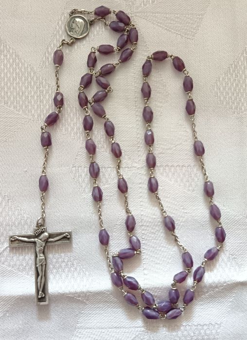 Розарий. Антична, Уникална молитвена броеница - колие