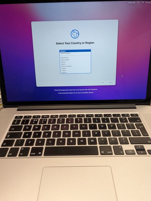 Apple MacBook Pro 15" (Mid-2015, Retina), 16GB RAM, SSD, като нов, с Apple mouse