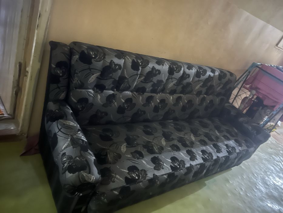 Срочно продам диван и кресло новый
