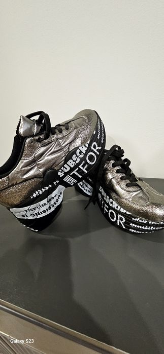 кожаные спортивные кроссовки