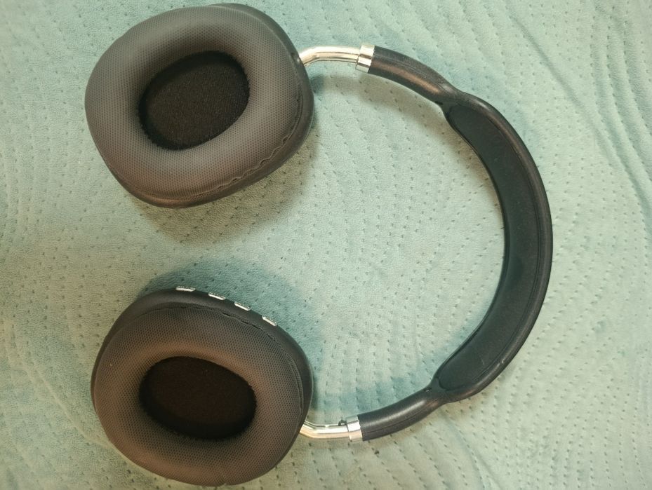 Căști Bluetooth Over-Ear Wireless – stare bună
