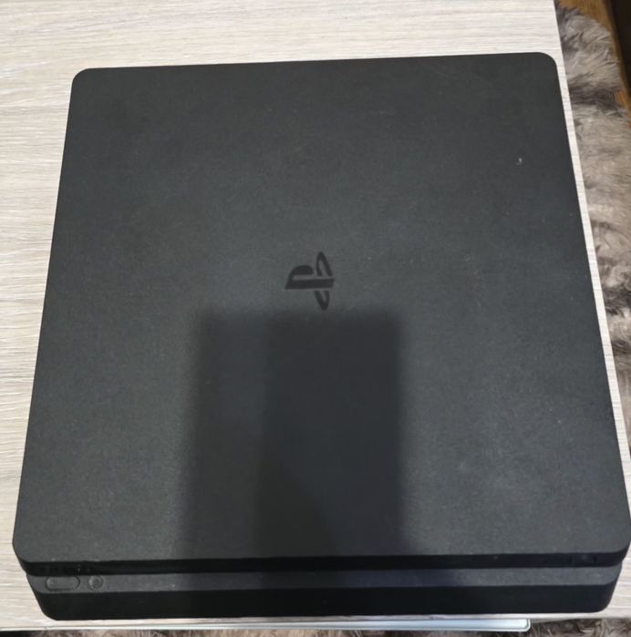 Playstation 4 slim