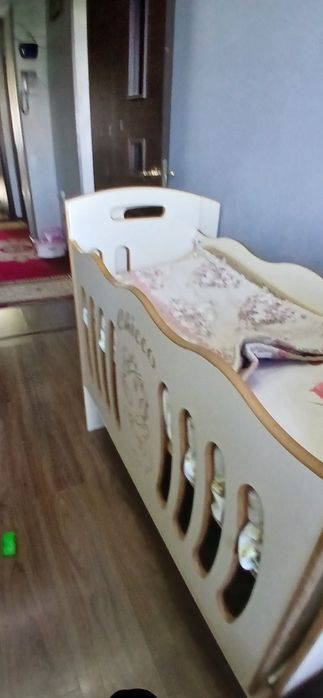 Детская колыбельная кровать  состояние как новое