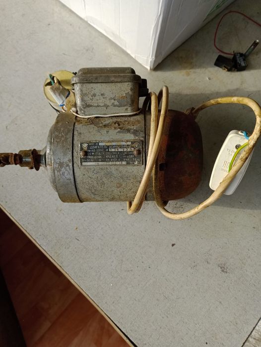 Продам электродвигатель