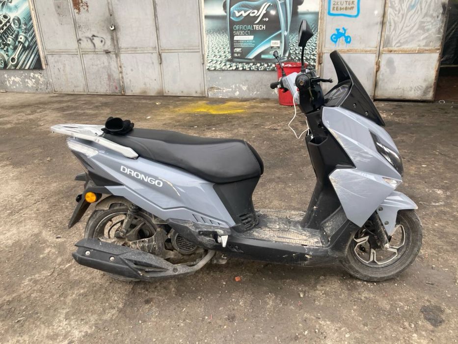 Drongo skuter 2025