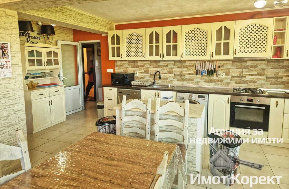 Имот Корект продава обз. 3-Стаен апарт, ЦГЧ