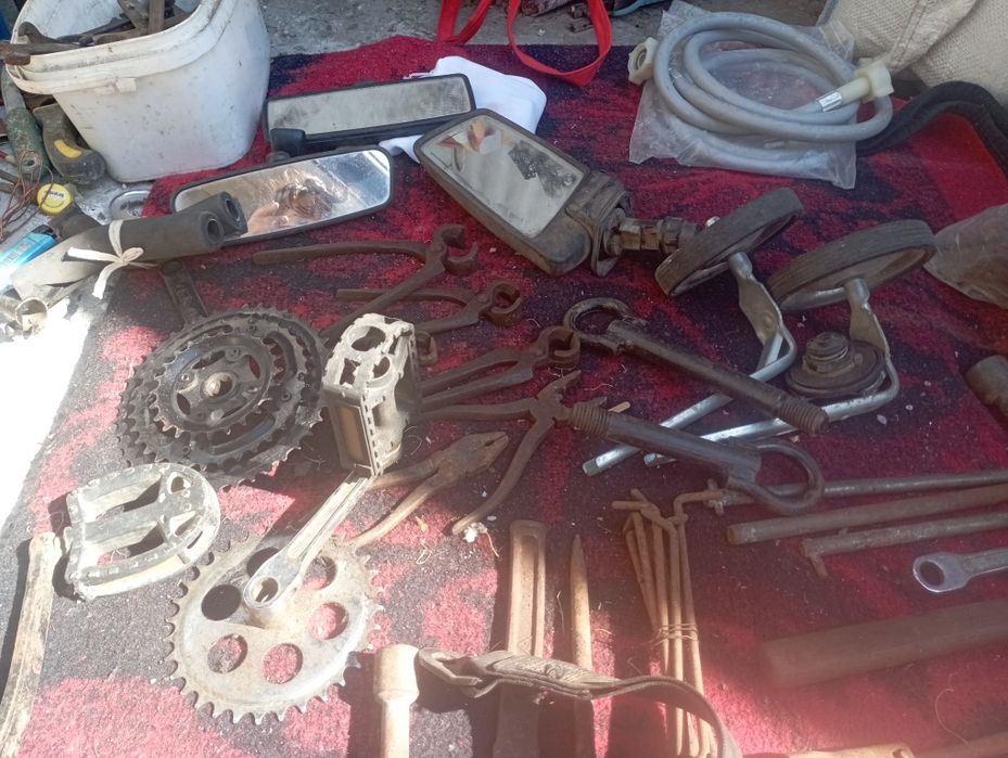 Scule de mașini și bicicleta