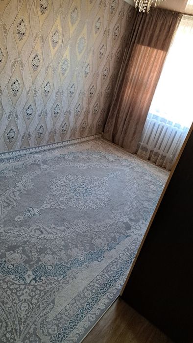 Продам 2 комнатную квартиру .