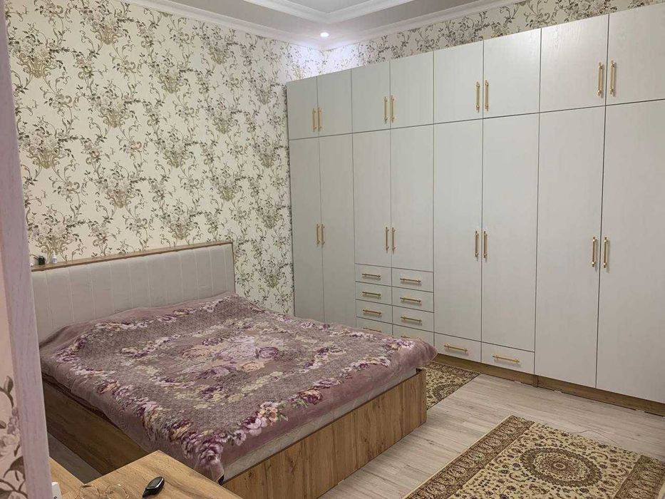 Продается свой, большой дом в Городе Джизаке, махалля Амир Тимура