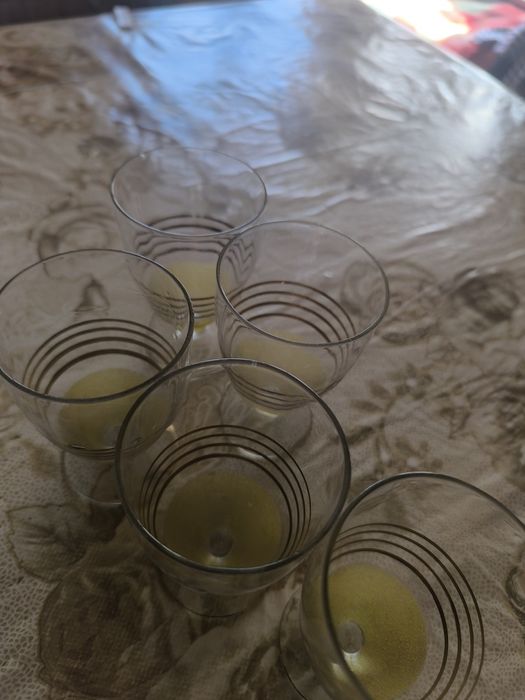 Кана с чашки ( Без забележки)