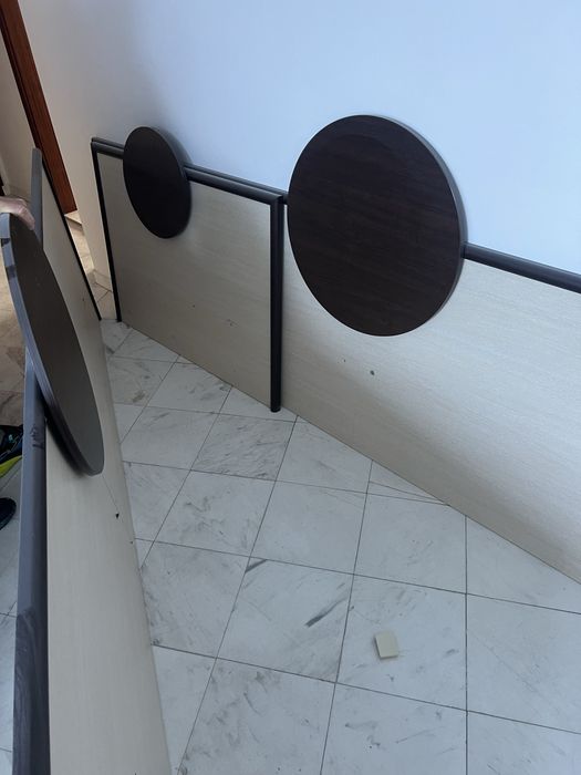 Продавам мебели гардероби,нощни шкафчета,тоалетка от хотел