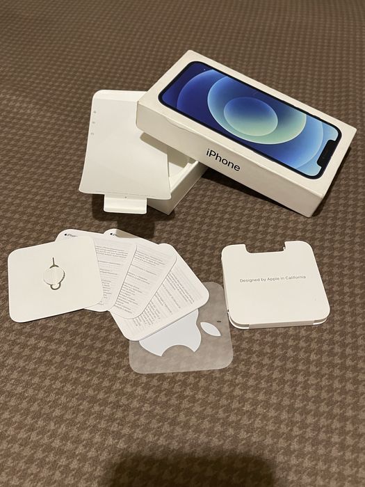 Vând mai multe lucruri personale – AirPods, accesorii telefon, geantă