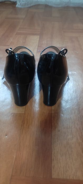 Туфли б/у,  лаковая экокожа