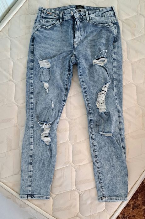 Дънки и панталони