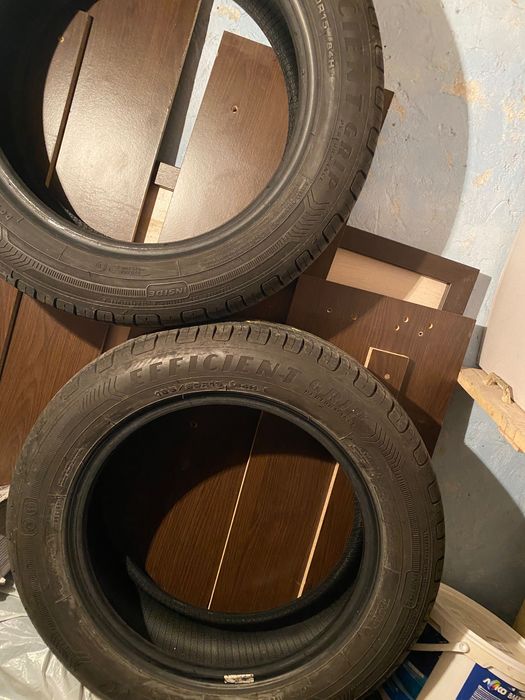 Продавам гуми за лек автомобил