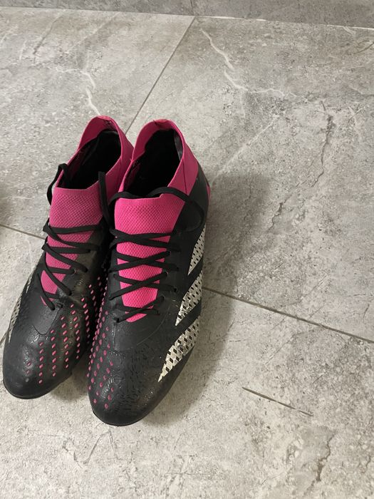 Футбольные бутсы Adidas