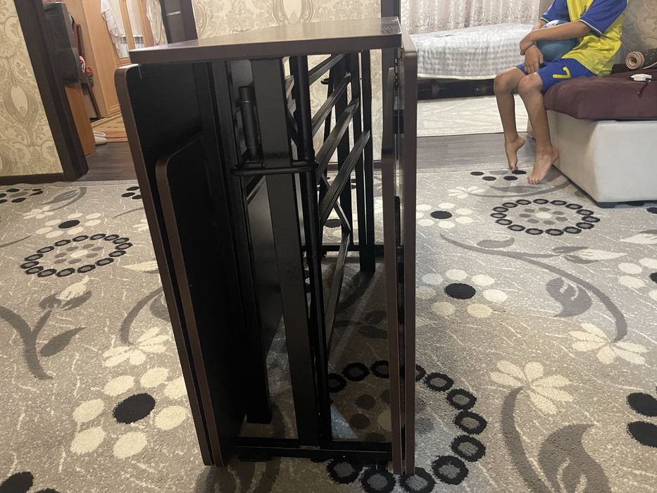 Продам гостевой стол