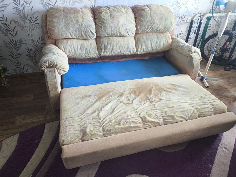 Продам диван (самовывоз)