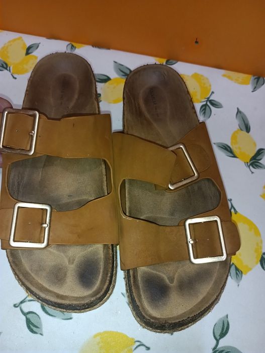 Pull & Bear N 40 кожени чехли - 19 лв