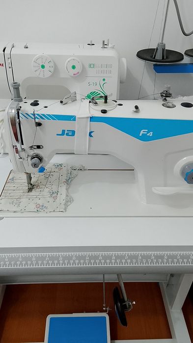 Швейная машина Jack f4