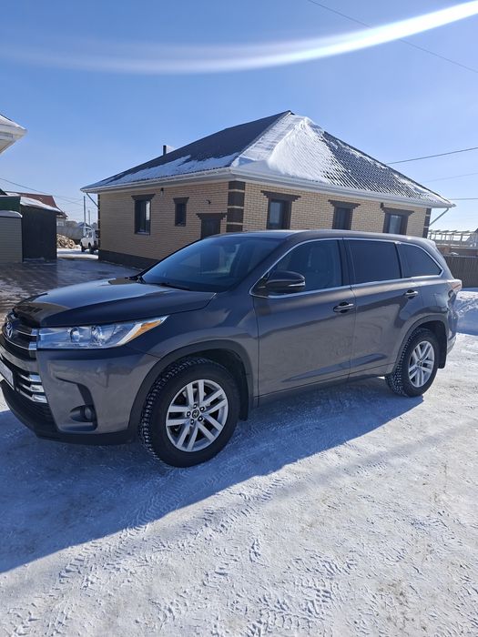 Продам машину ..