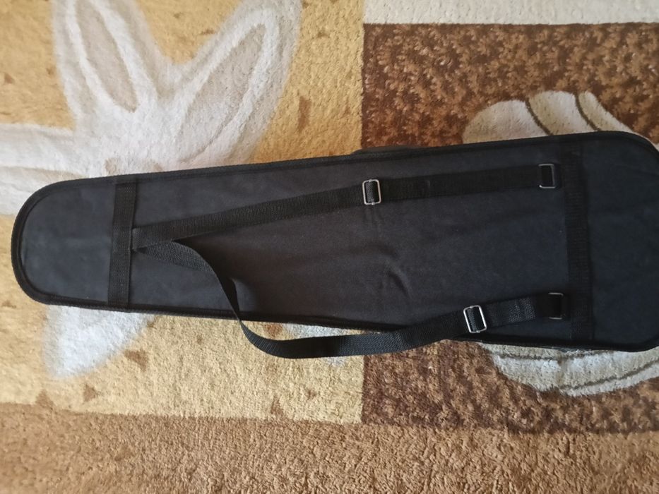 Vioară completă cu toc, arcuș și sacâz – stare foarte bună