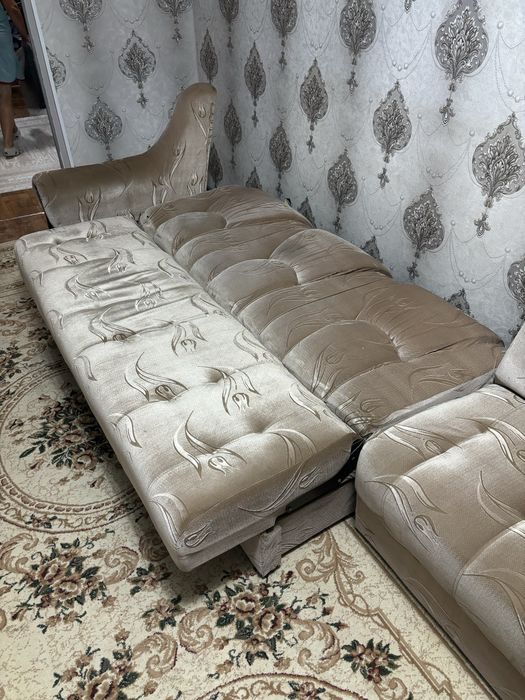 Продам диван  б.у