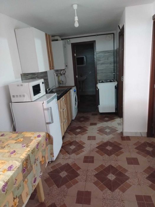 Închiriez apartamente la casa.toate utilitățile,curte,centrala gaz.
