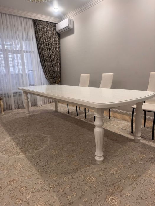 Продам гостиный стол