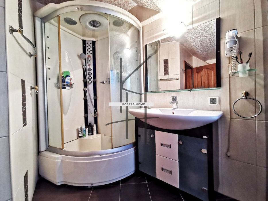 Продава се Тристаен апартамент в Варна, Гръцка махала - 106 кв.м за 3114 €/кв.м - Снимка #11