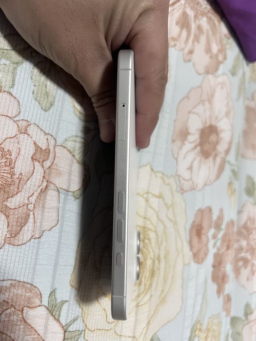 IPhone 16 256gb белый