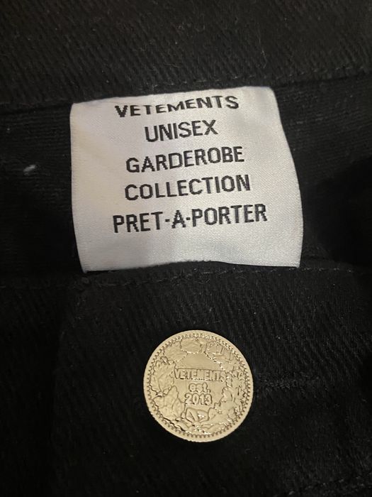Vetements MultiPocket Cargo Pants