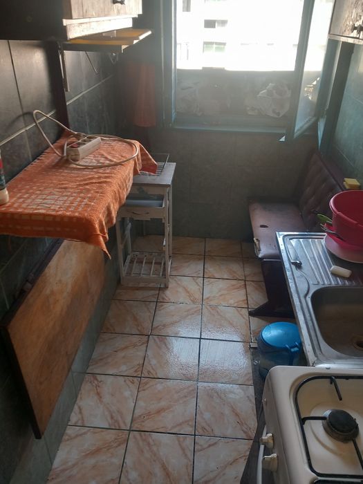 Inchiriez Apartament 2 camere , Zona Nord Republicii , Rm.Valcea , Doar la muncitori sau la zi / ora
