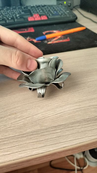 Поделка роза из металла