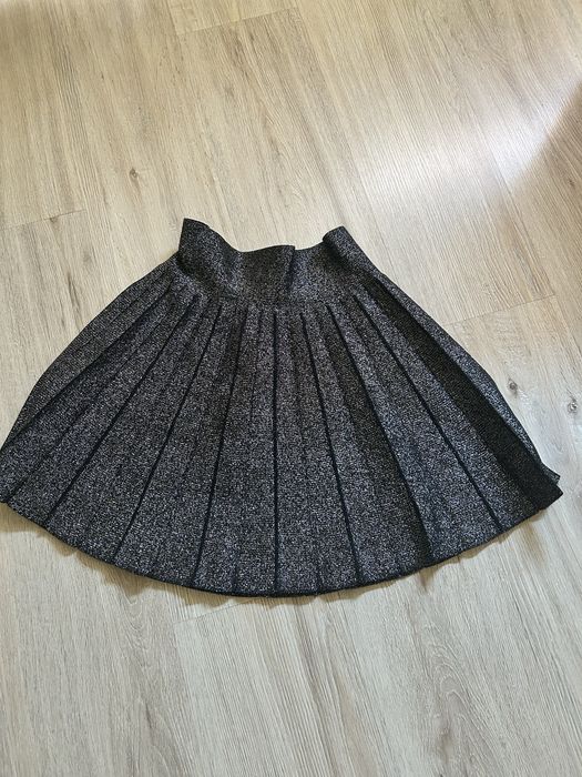 Бляскава черна пола