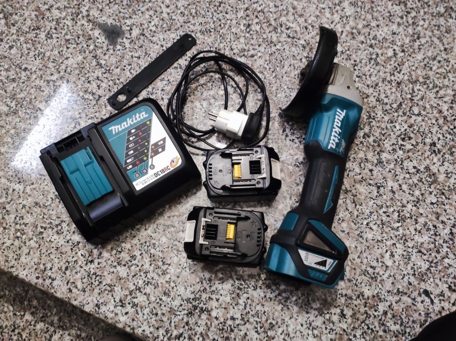 Комплект  ъглошлайф+ зарядно+ 2 бр. батерии 18v.