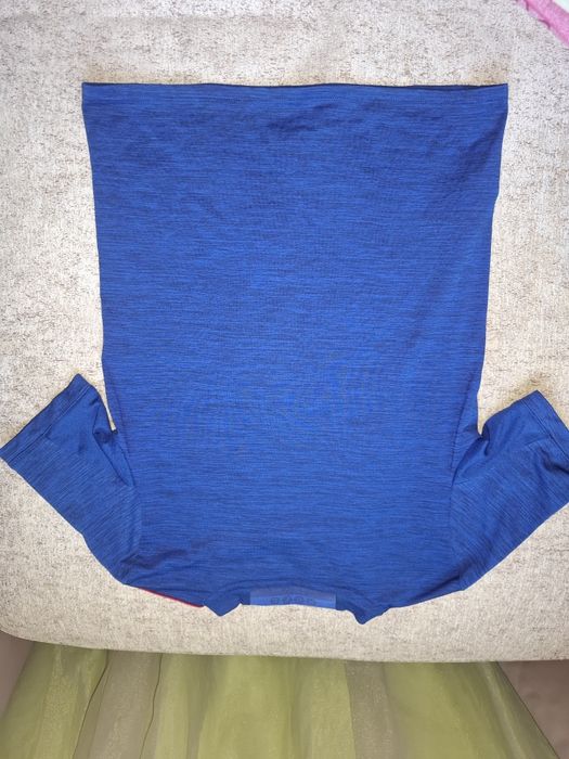 Детски футболни екип и тениска